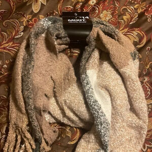 Women’s Tan, Cream Brown Oblong Scarf with Fringes or Tassels NWT